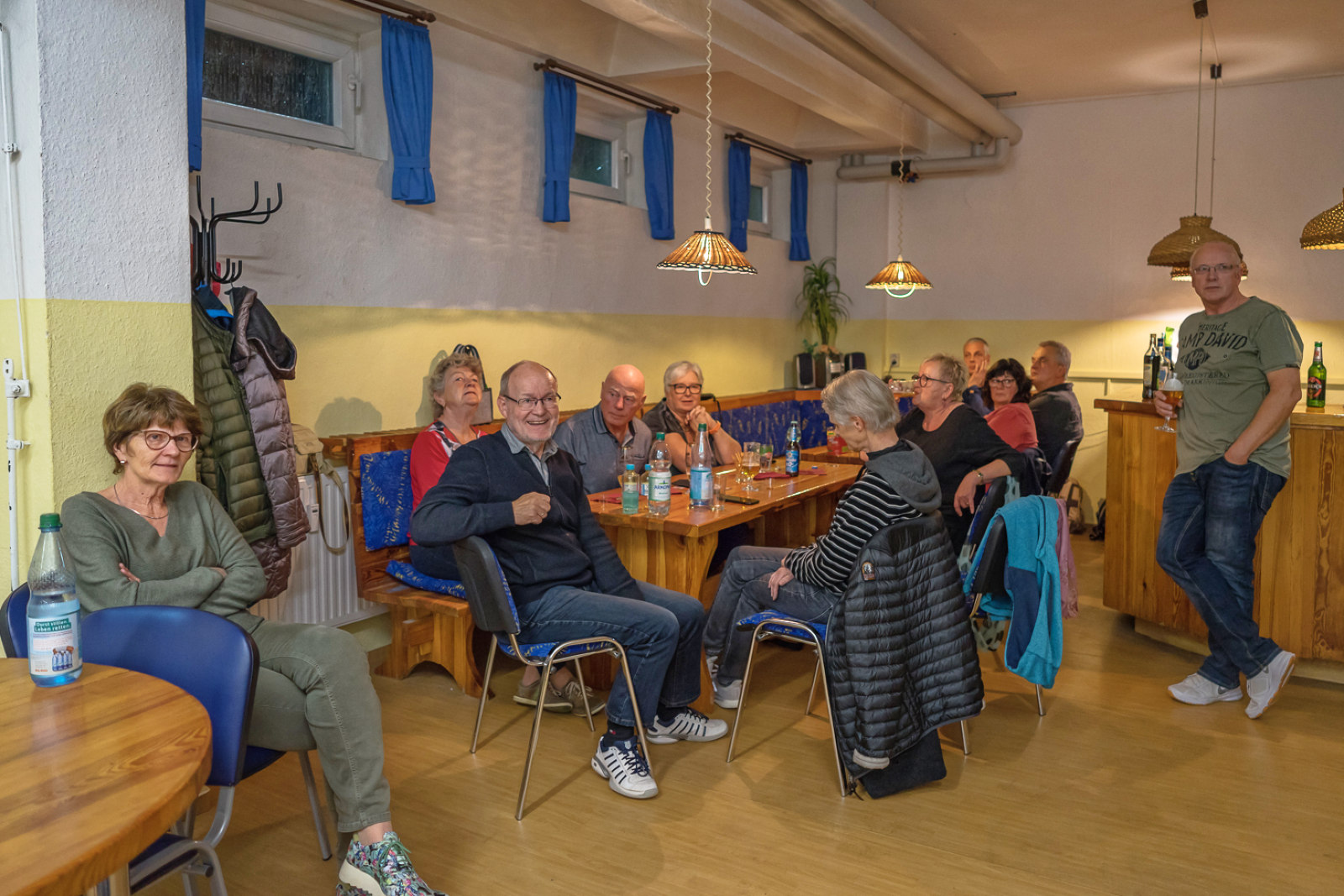 die ganze Tafelrunde